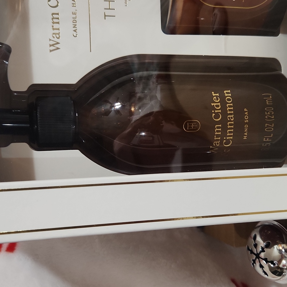 Threshold Gift Set - Picture 5 of 15